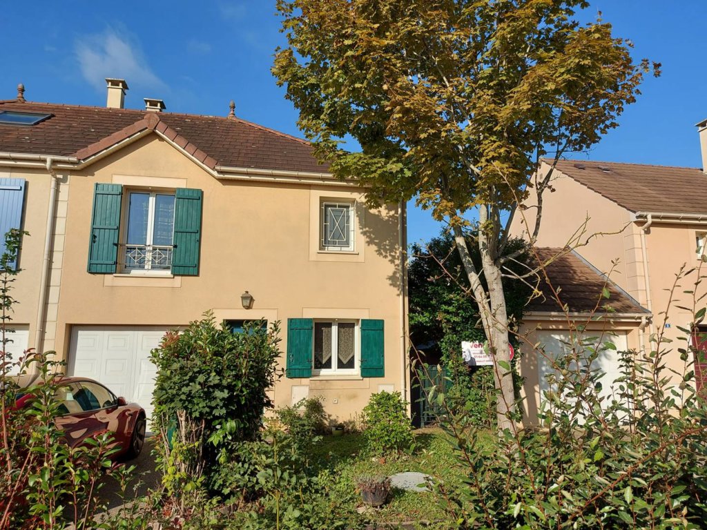 Maison à Roissy-en-Brie 82m²  1