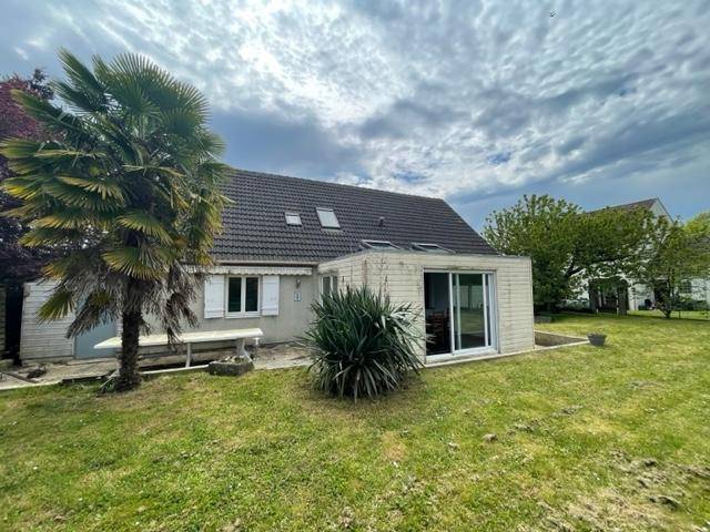 Maison à Les Chapelles-Bourbon 155m²  1