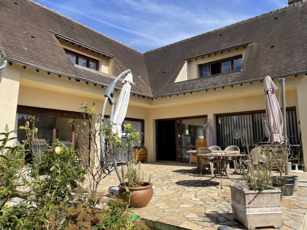 Maison à Bernay-Vilbert 200m²  1