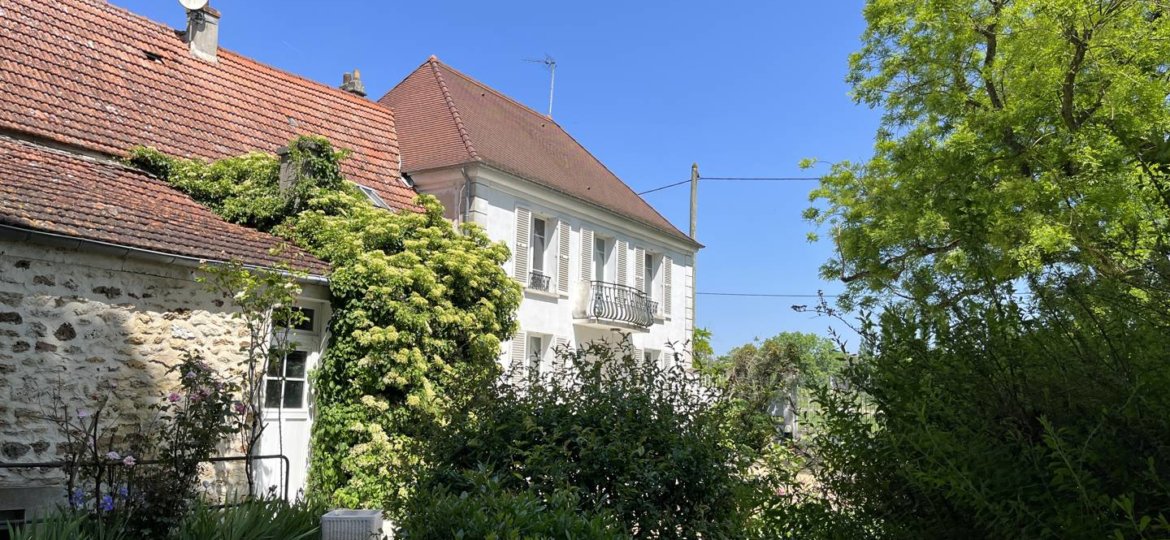 Maison à TOURNAN EN BRIE 270m²  1