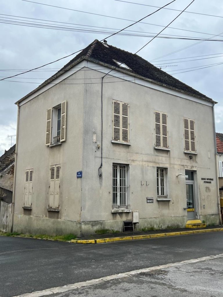 Immeuble à Chaumes-en-Brie 120m²  1