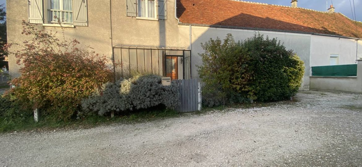 Maison à CHEVRU 144m² 1 1