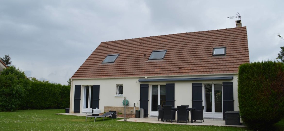 Maison à Rozay-en-Brie 144m²  1