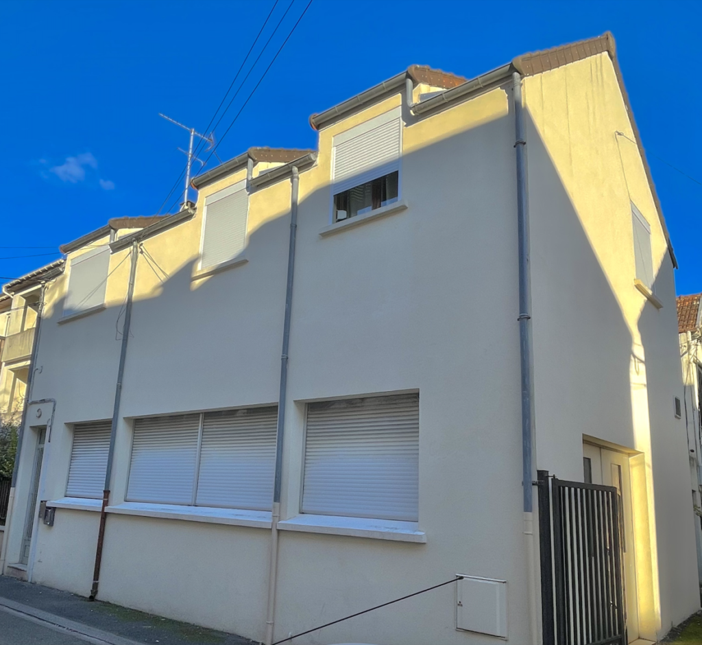 Immeuble à Roissy-en-Brie 269m²  1