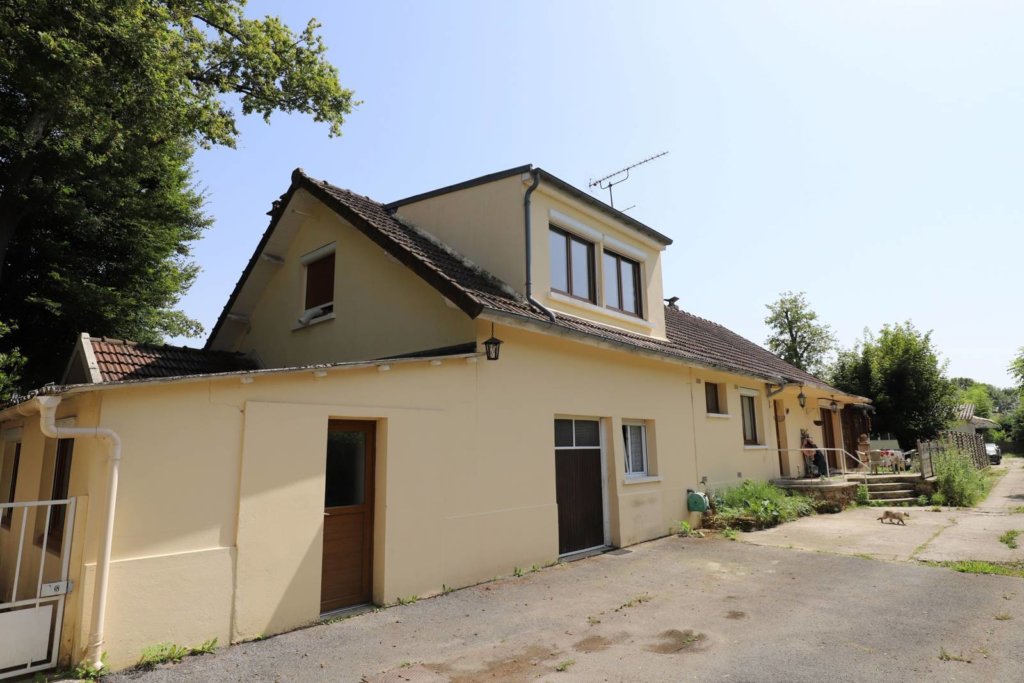 Immeuble à Tournan-en-Brie 500m²  1