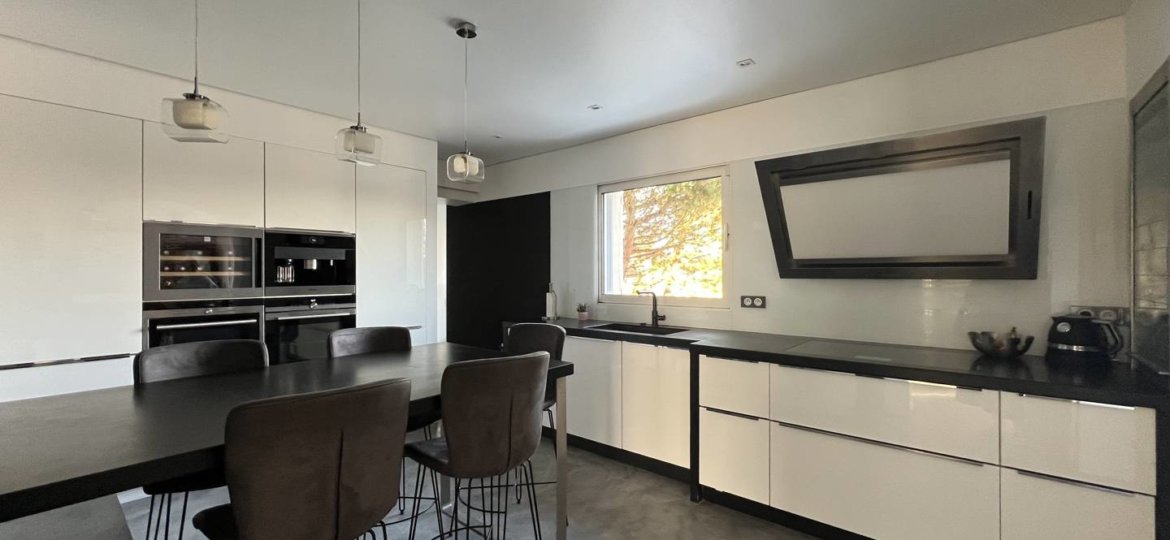 Maison à Marles-en-Brie 227m²  1