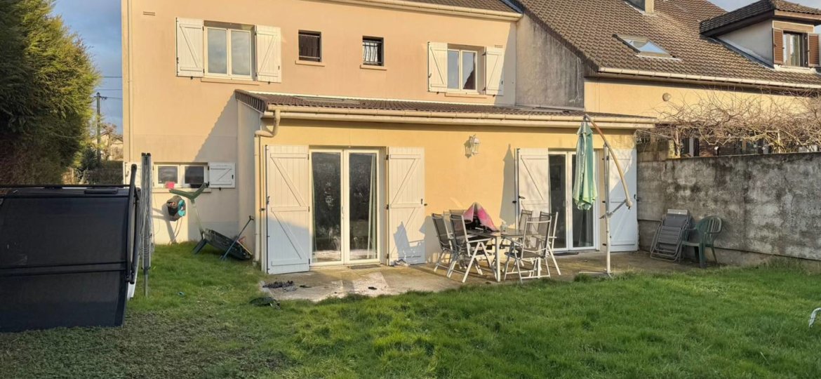 Maison à Ozoir-la-Ferrière 182m²  1