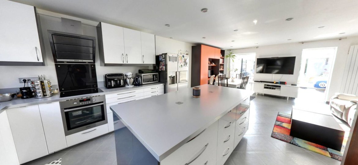 Maison à Roissy-en-Brie 103m²  1
