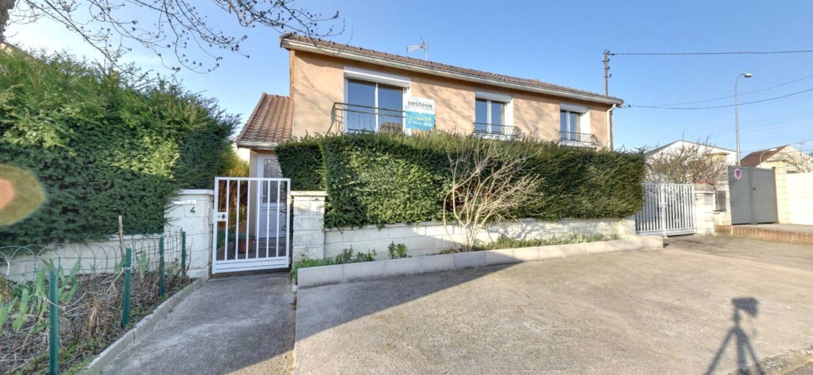 Maison à Roissy-en-Brie 98m²  1
