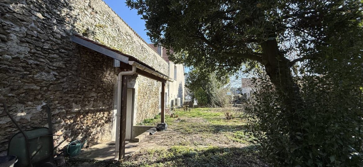Maison à Roissy-en-Brie 140m²  1
