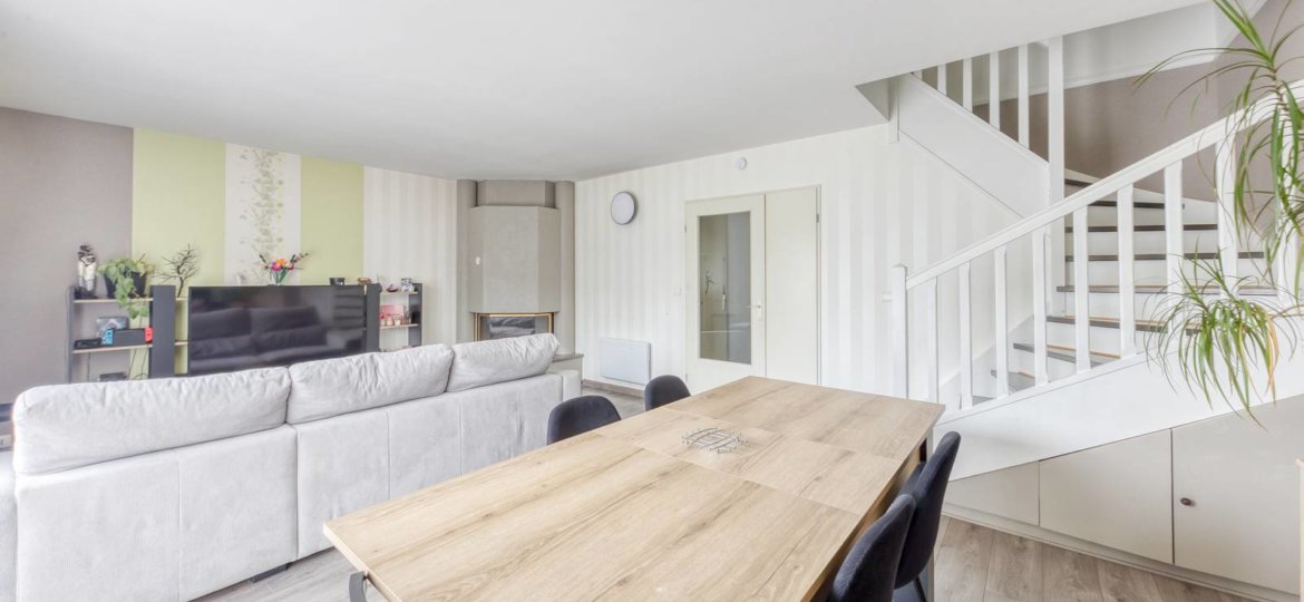 Maison à ROISSY EN BRIE 84m² 1 1