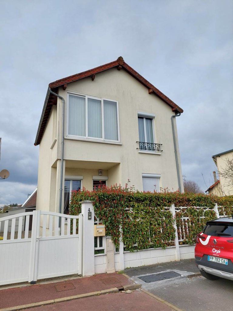Maison à OZOIR LA FERRIERE 76