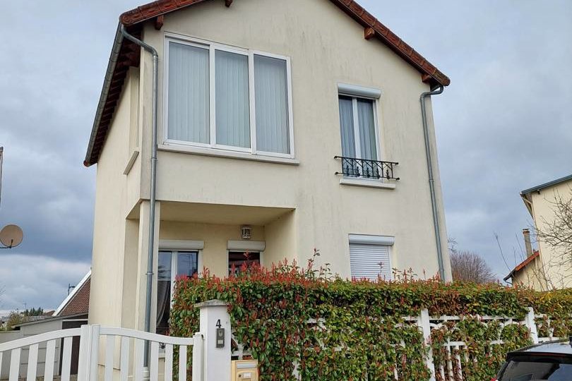 Maison à OZOIR LA FERRIERE 76