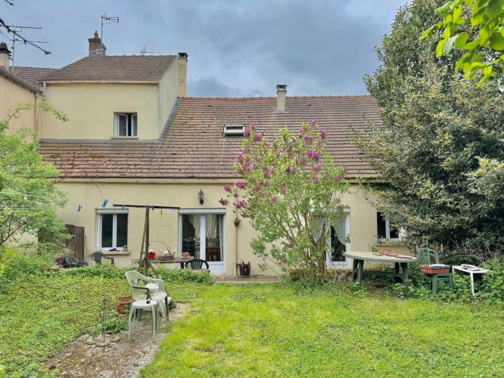 Maison à Tournan-en-Brie 165m²  1