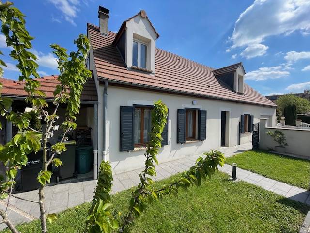 Maison à Tournan-en-Brie 128m²  1