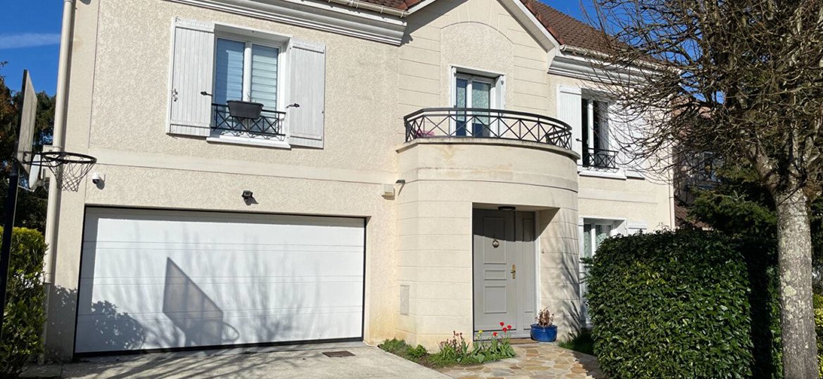 Maison à Chevry-Cossigny 215m²  1