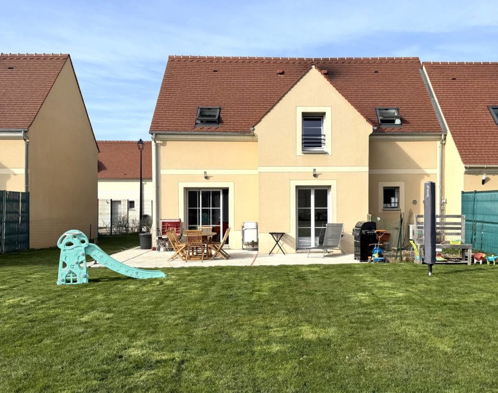 Maison à Jouy-le-Châtel 96m²  1