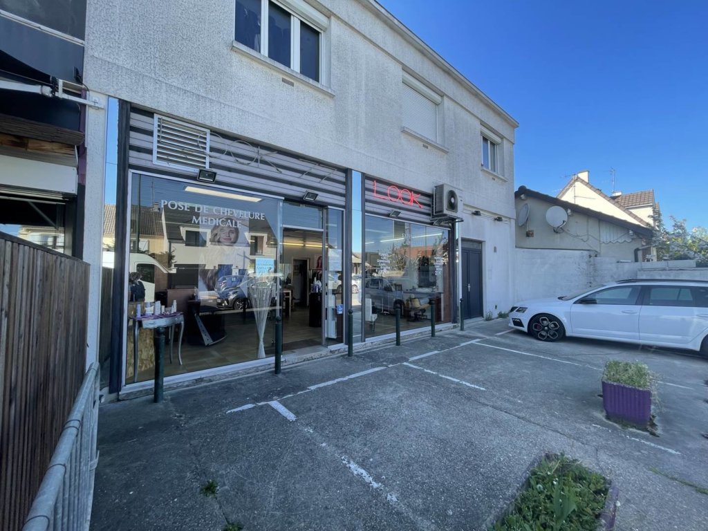 Industriel & commercial à Ozoir-la-Ferrière m²  1