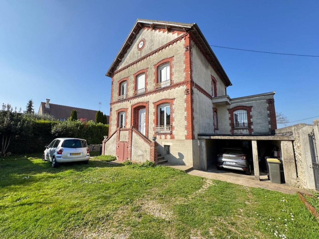 Maison à Pontault combault 245m²  1