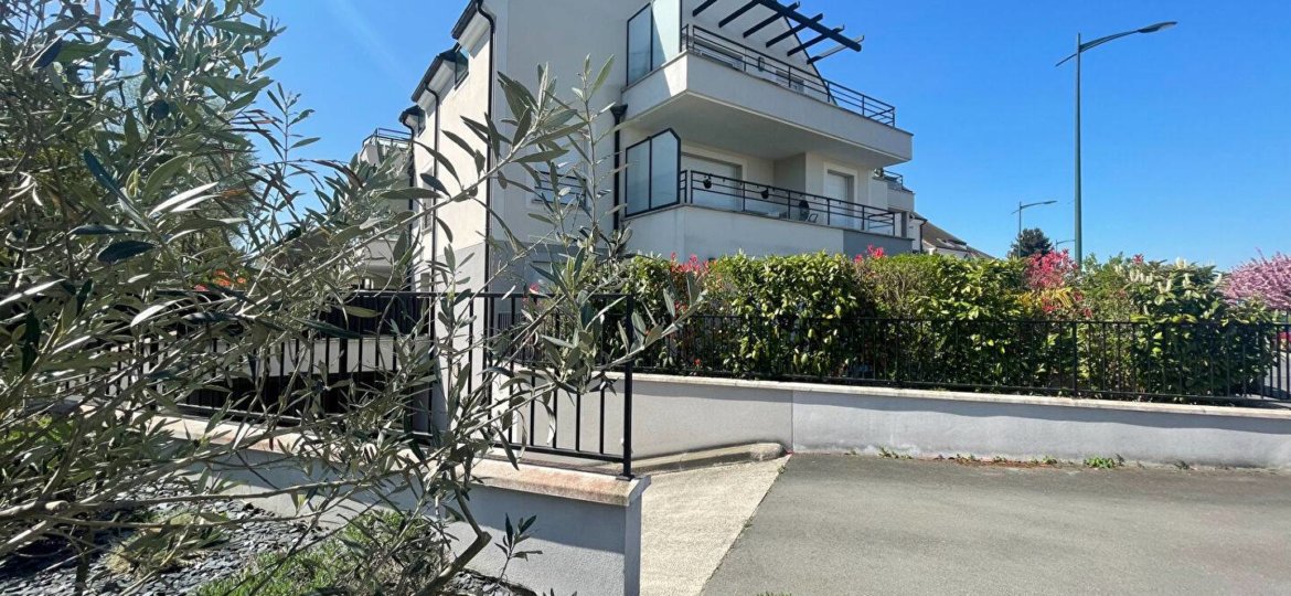 Appartement à Ozoir-la-Ferrière 91m²  1