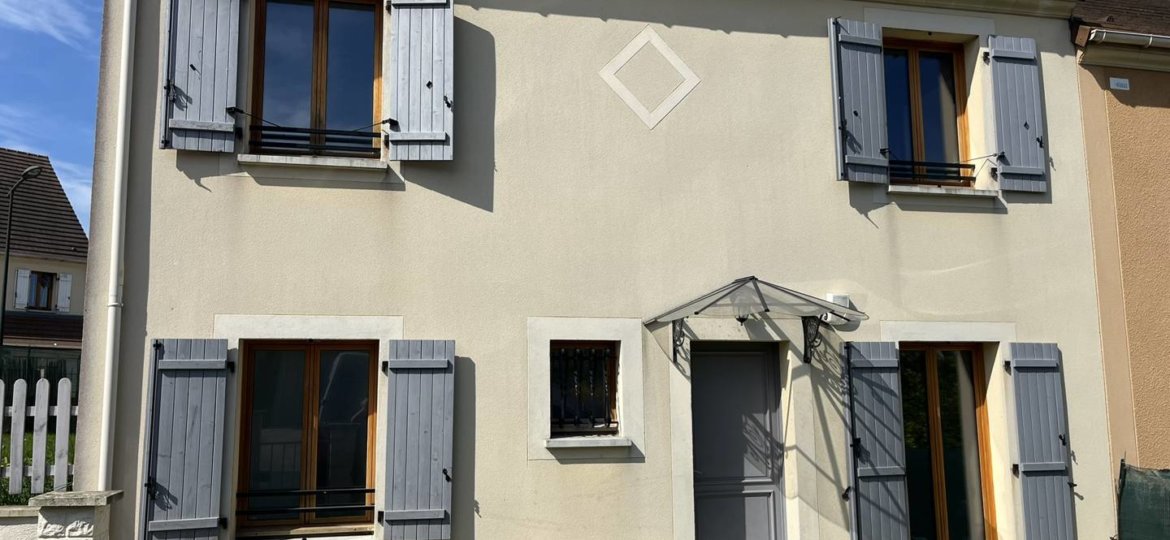 Maison à LA FERTE GAUCHER 90m²  1