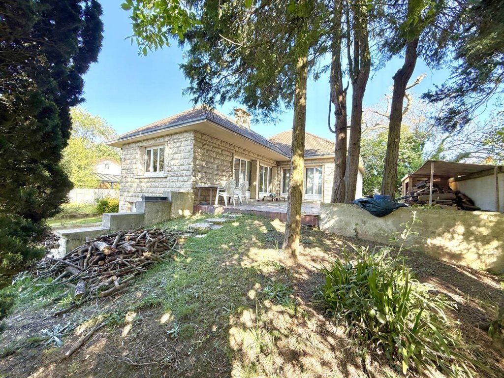 Maison à Pontault-Combault 151m²  1