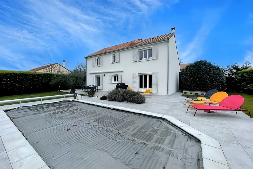 Maison à Ozoir-la-Ferrière 142m² 1 1