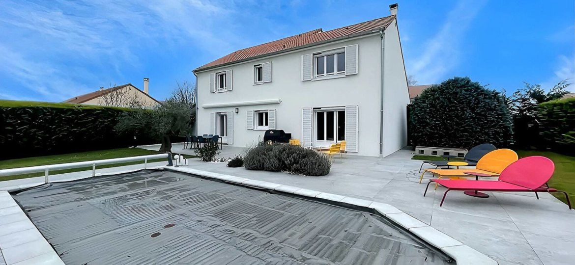 Maison à Ozoir-la-Ferrière 142m² 1 1
