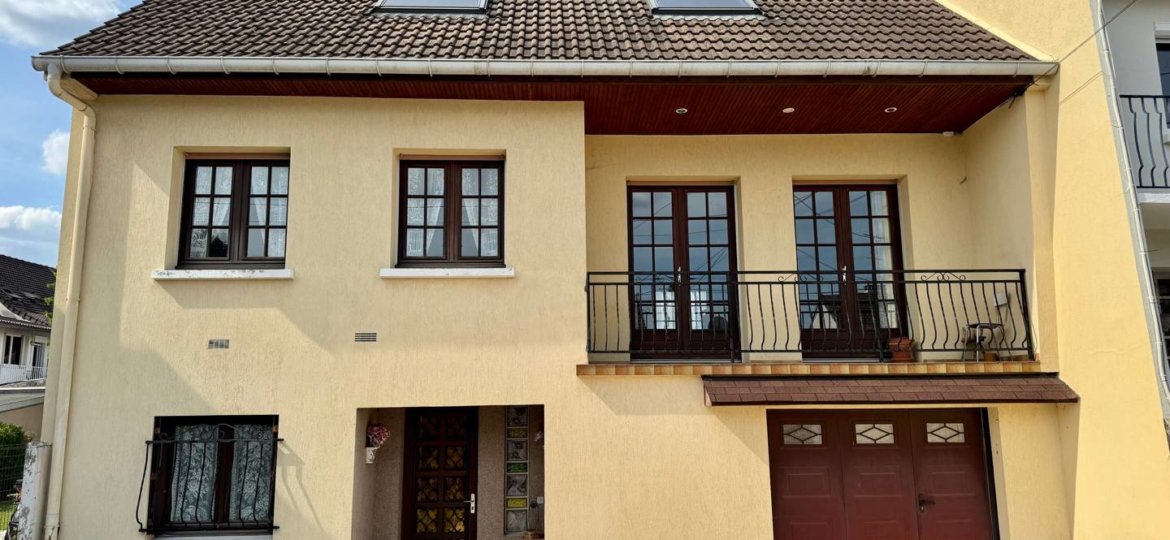 Maison à Pontault-Combault 159m²  1