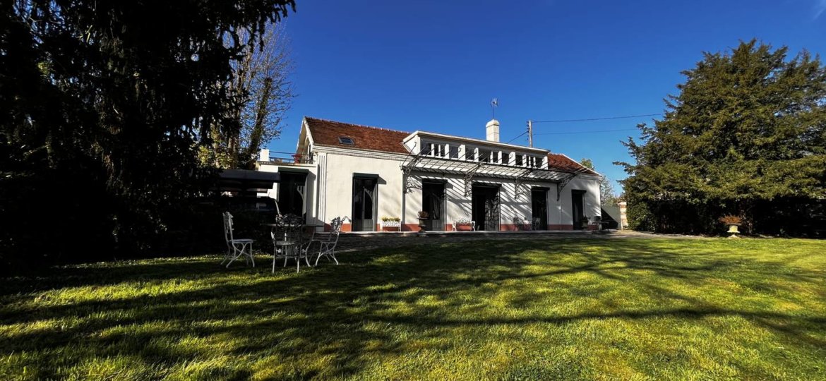 Maison à Rozay-en-Brie 250m²  1
