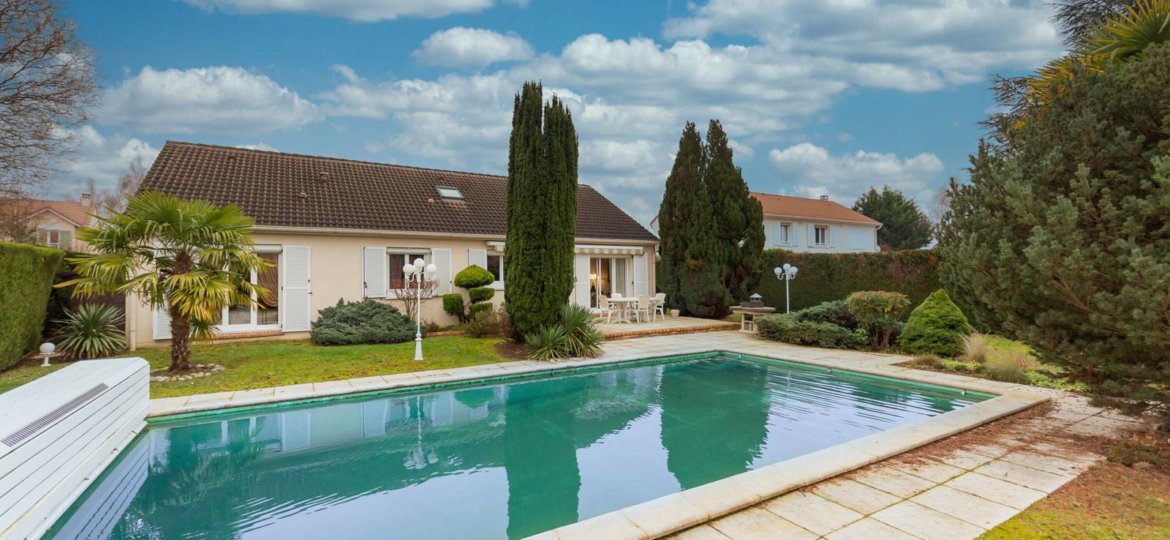 Maison à Ozoir-la-Ferrière 125m² 1 1