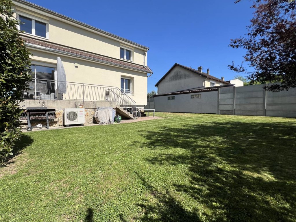 Maison à Pontault-Combault 131m²  1