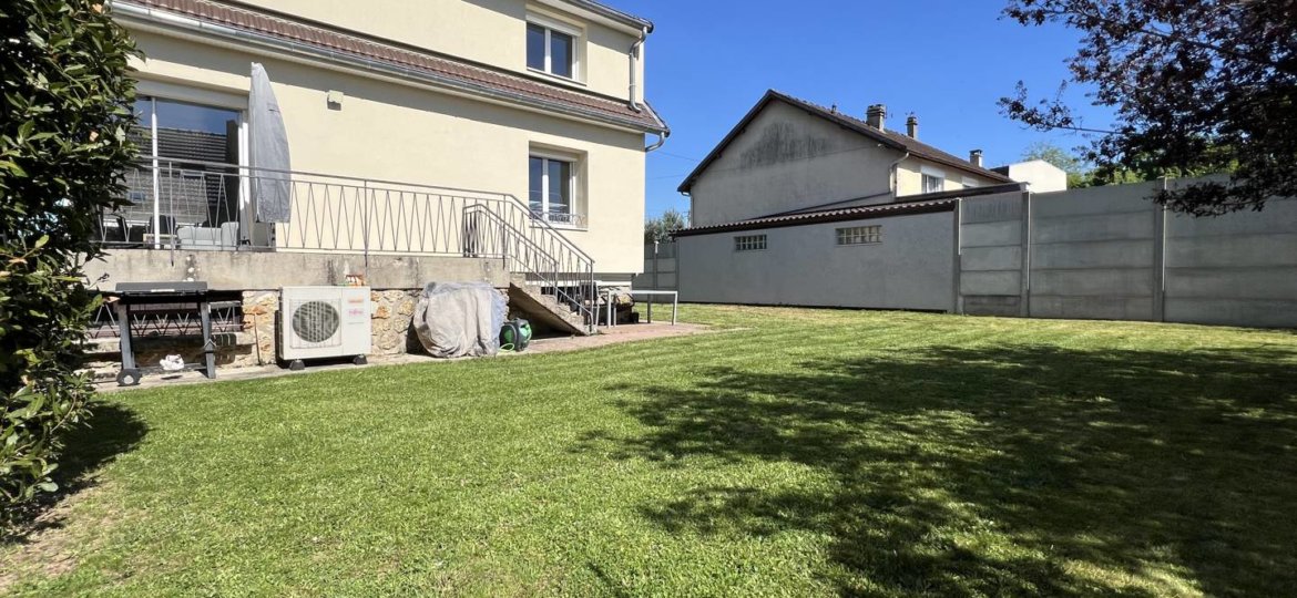 Maison à Pontault-Combault 131m²  1