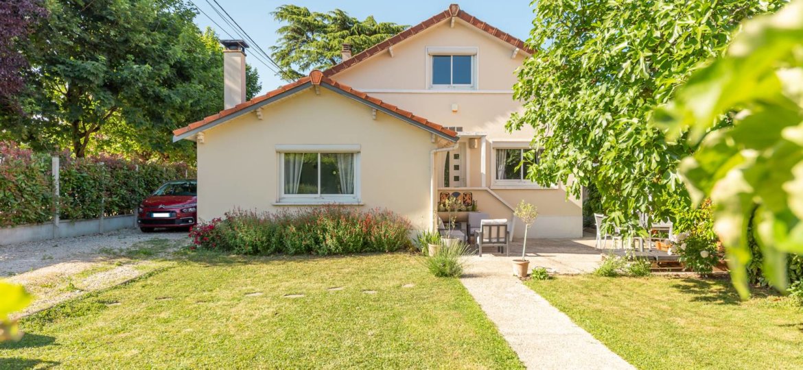 Maison à Pontault-Combault 102m²  1