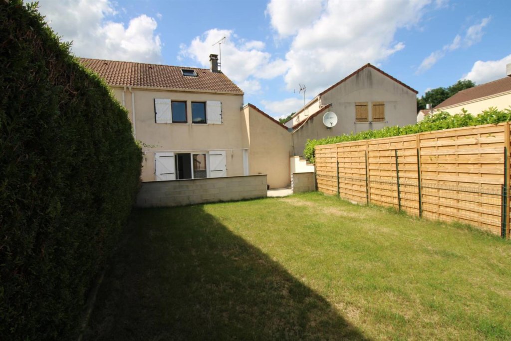 Maison à ROISSY EN BRIE 85m²  1
