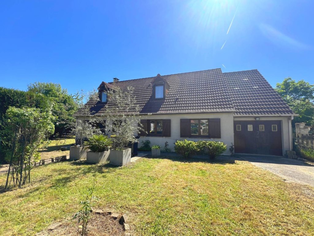 Maison à Roissy-en-Brie 132m²  1