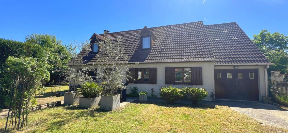 Maison à Roissy-en-Brie 132m²  1