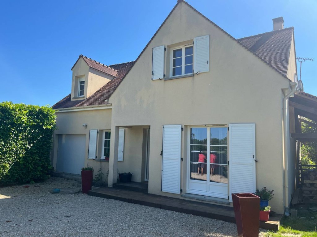 Maison à Lumigny-Nesles-Ormeaux 130m²  1