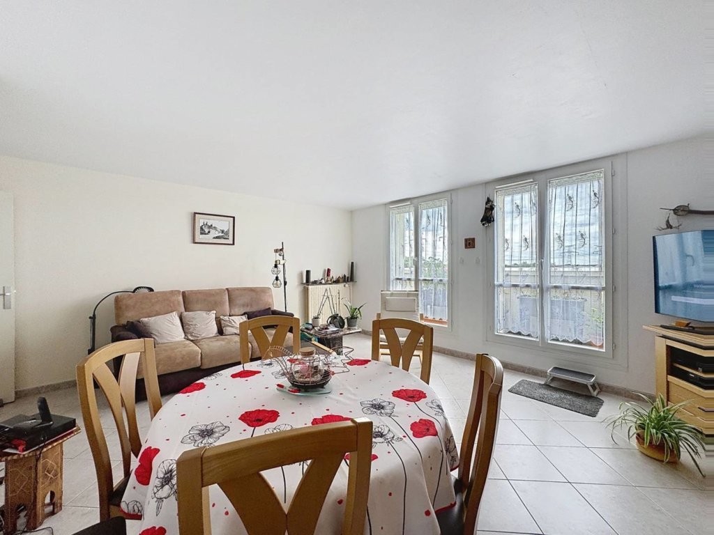 Appartement à Roissy-en-Brie 90