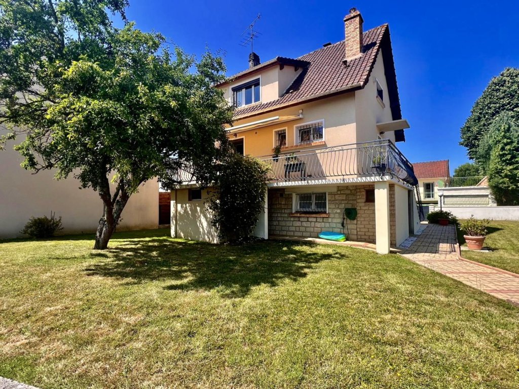 Maison à Presles-en-Brie 116m²  1