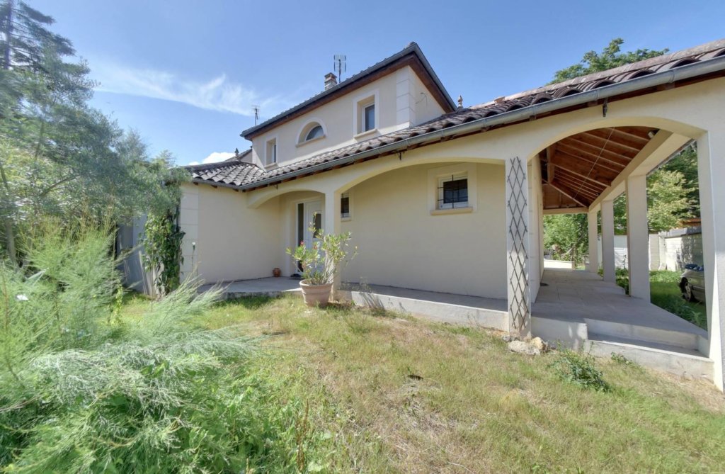 Maison à Ozoir-la-Ferrière 135m²  1