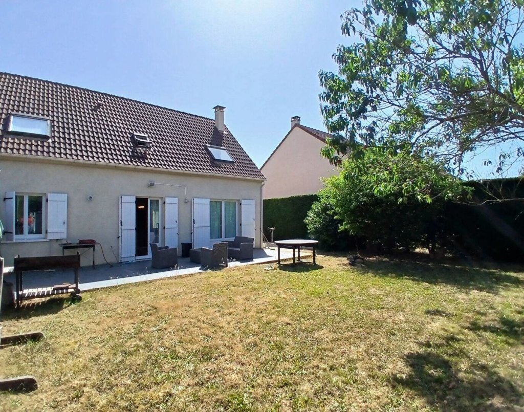 Maison à ROISSY EN BRIE 105m²  1