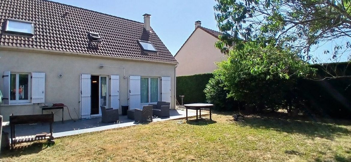 Maison à ROISSY EN BRIE 105m²  1