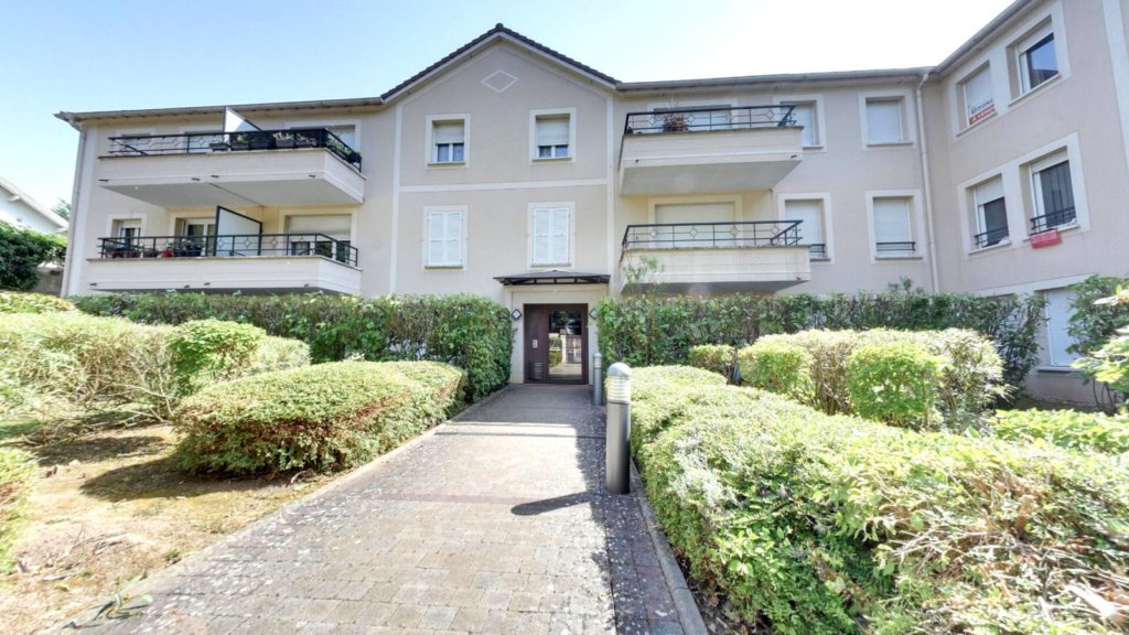 Appartement à LA QUEUE EN BRIE 42m²  1