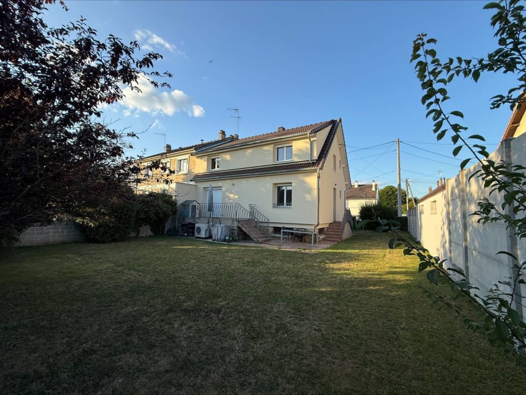 Maison à Pontault-Combault 131m²  1