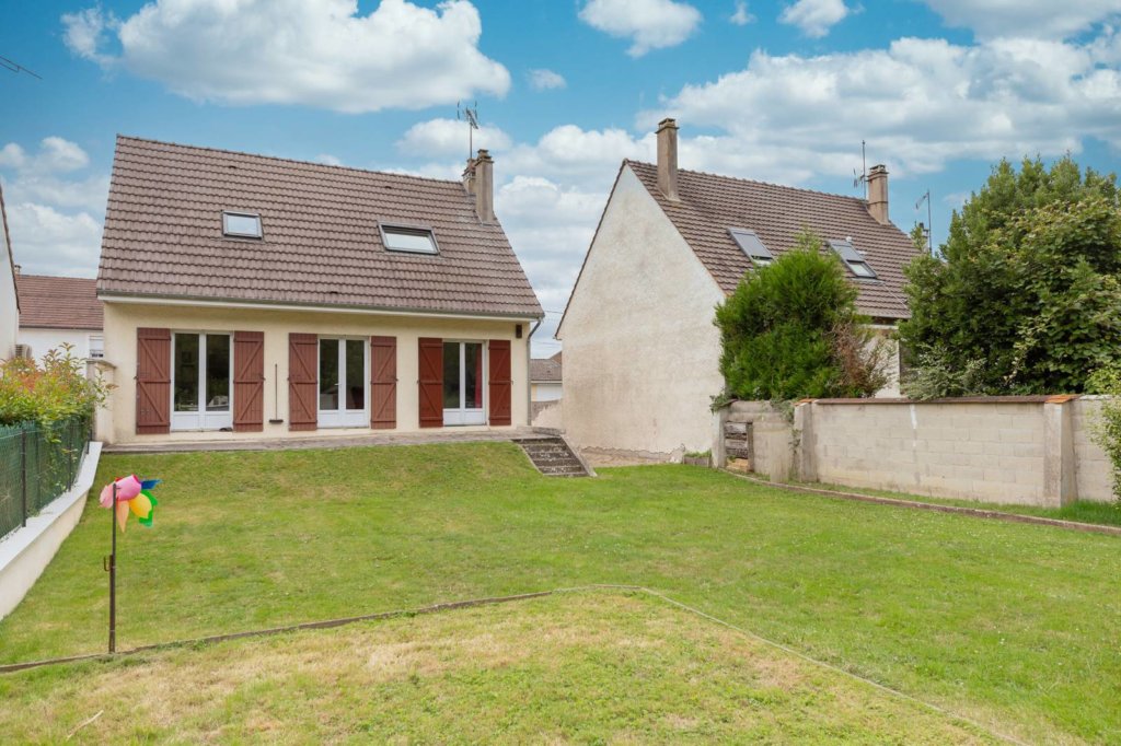 Maison à Ozoir-la-Ferrière 102m²  1