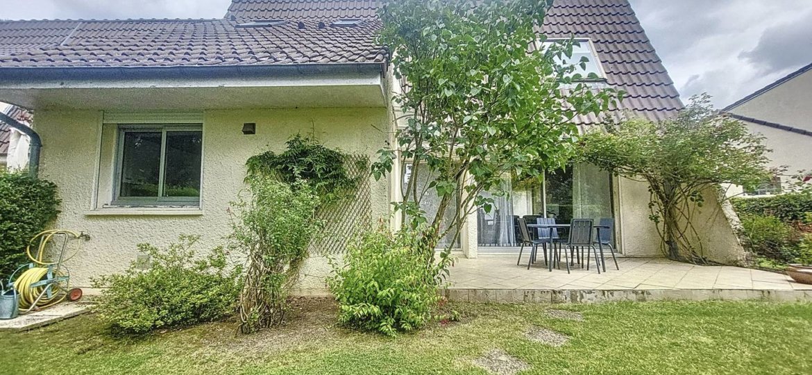 Maison à Roissy-en-Brie 114m² 1 1