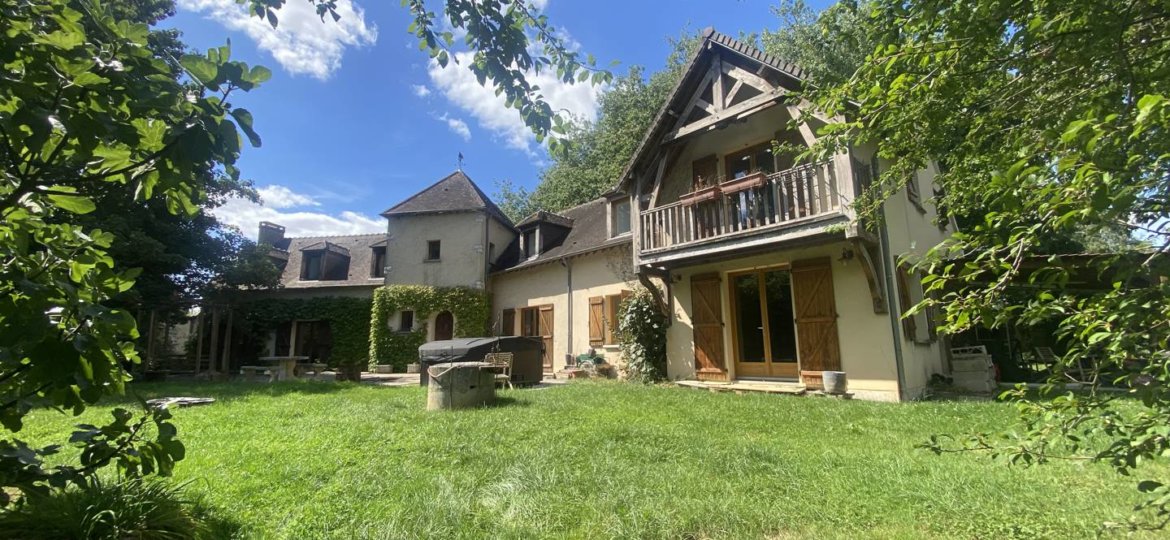 Maison à Bannost-Villegagnon 330m²  1