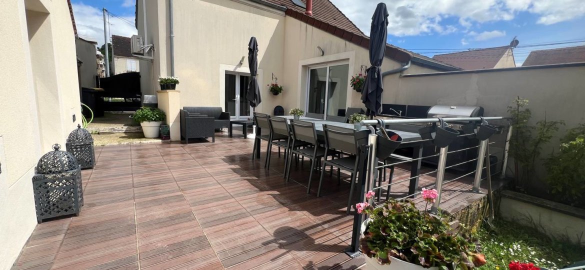 Maison à Fontenay-Trésigny 110m² 1 1