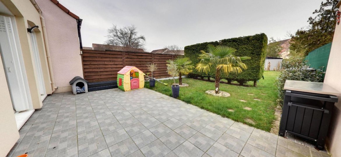 Maison à Roissy-en-Brie 88m² 1 1